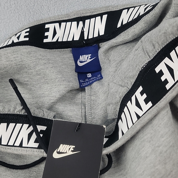 NEW Nike crop sweatpants! - Picture 6 of 13